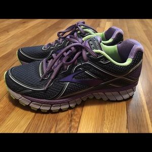 Brooks GTS 16